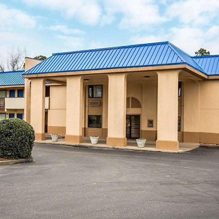 Rodeway Inn & Suites Plymouth Hwy 64 Eksteriør billede
