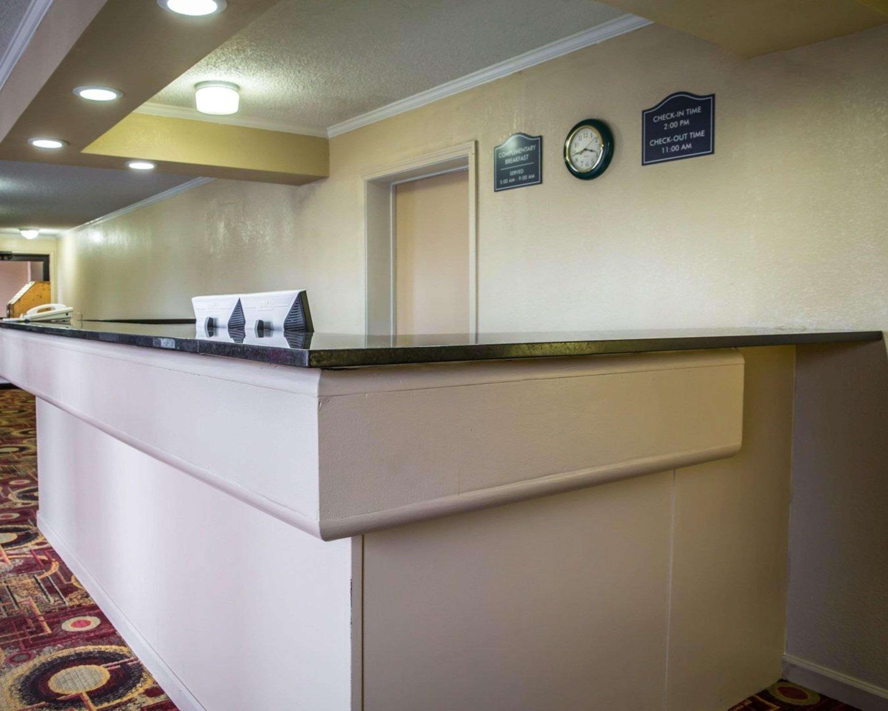 Rodeway Inn & Suites Plymouth Hwy 64 Eksteriør billede