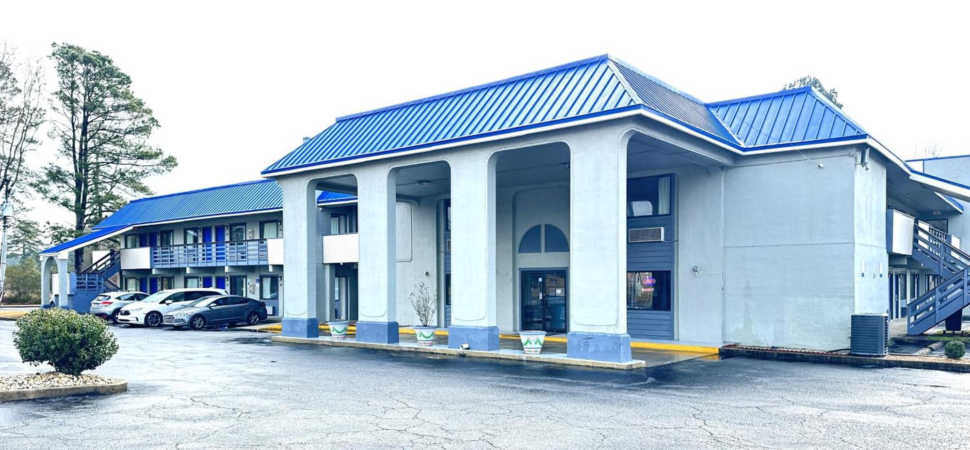 Rodeway Inn & Suites Plymouth Hwy 64 Eksteriør billede